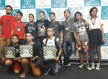 Família faz vaquinha online para atleta mirim participar de campeonatos de  xadrez 