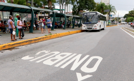 UYU - Estou entrando no ônibus para o outro mundo [Legendado PT BR