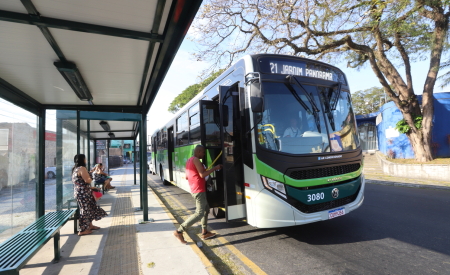 Linhas de ônibus terão reforço com o jogo do Brasil na Copa nesta