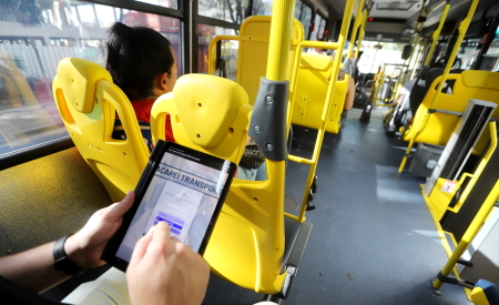 UYU - Estou entrando no ônibus para o outro mundo [Legendado PT BR